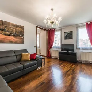 https://rialto-apartment-with-canal-grande-view.hotelinveneto.com