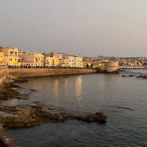 https://aretusa-house.sicilyhotelsitaly.net