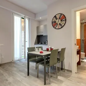  Apartment Dante & Virgilio By Mamo Italy